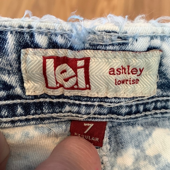 low rise cute shorts size 7 nice condition💕bundle up to save - Picture 4 of 5